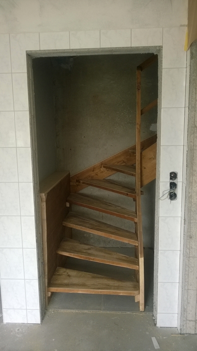 Alte Treppe saniert2